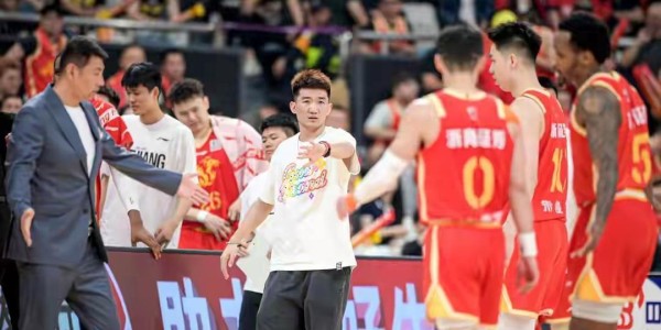 博万体育官方网站-山西男篮92-90广厦 大比分1-0领先 巴里-布朗35分